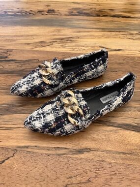 Steve Madden Navy and Cream Tweed Loafers with Gold Chain Accent